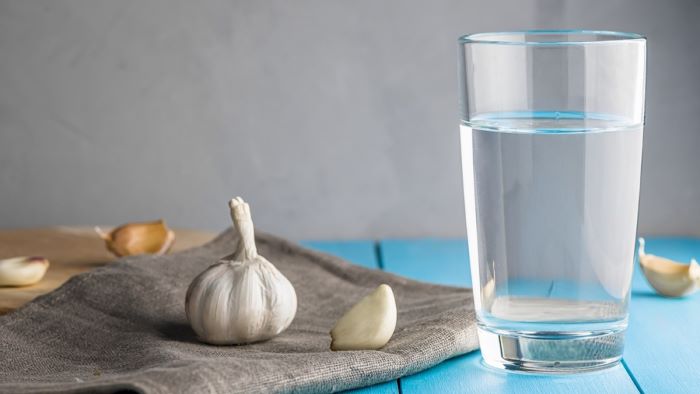garlic water for plants